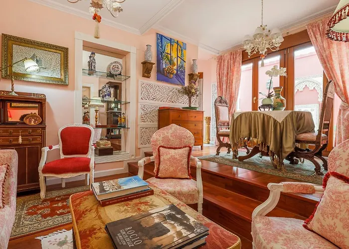 Historic Apartment In Santa Cruz